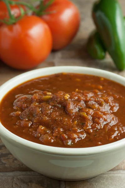 Frische Salsa in einer Schüssel — Stockfoto