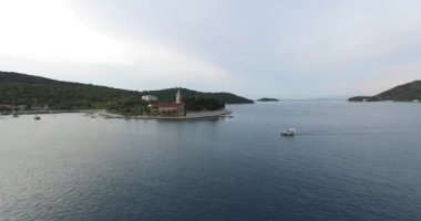 Bir Yarımadası Dalmaçya kıyılarının dron sahne.