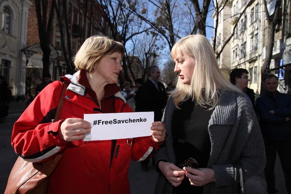 #Freesavchenko Rally utanför det ryska konsulatet i Kharkiv. Ukraina. 9 mars, 2016. — Stockfoto