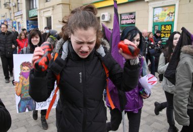 Kharkiv, Ukrayna şiddete karşı kadın dayanışma yürüyüşü. 8 Mart 2016