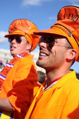 Kharkiv Euro 2012 sırasında Hollanda futbol fanlar. Ukrayna. 17 Haziran 2012.