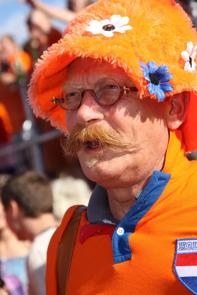 Netherlands football fans in Kharkiv during EURO 2012. Ukraine. June 17, 2012. — Stock Photo, Image