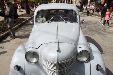 Kharkiv, Ukrayna - 17 Nisan 2016: Retro / vintage otomobiller sergisi.