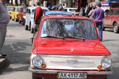 Kharkiv, Ukrayna - 17 Nisan 2016: Retro / vintage otomobiller sergisi.
