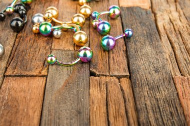 Takı piercing için