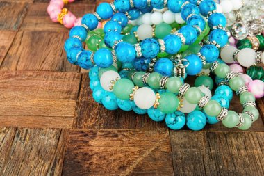 Parlak Boncuk takı. 