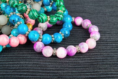 Parlak Boncuk takı. 