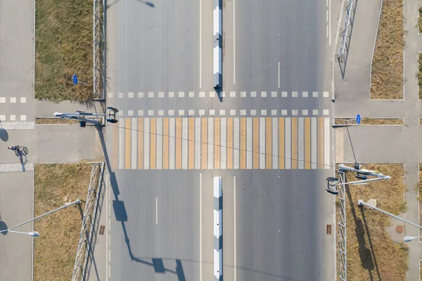 Luchtzicht Voetgangersoversteekplaats Met Verkeerslicht Voetgangersoversteekplaats Zebra — Stockfoto