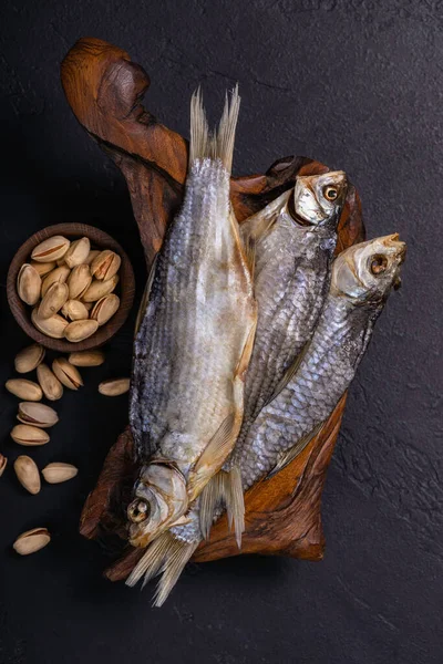 Getrocknete Fische Hölzernen Schalen Sonnengetrockneter Fisch — Stockfoto