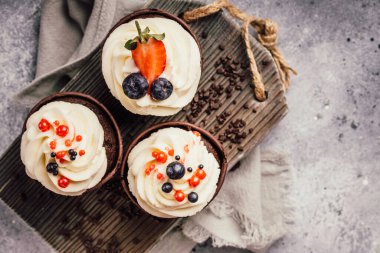 Tatlı, lezzetli pasta. Taze yapılmış lezzetli pasta..
