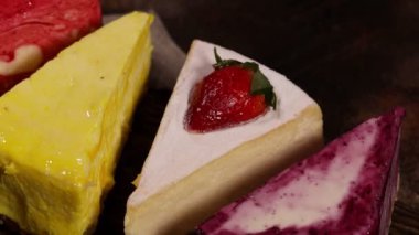 Lezzetli ev yapımı peynirli kek. Sağlıklı organik yaz tatlılı cheesecake. 