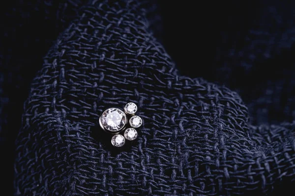 Beaux Bijoux Piercing Macro Shot Concentration Sélective — Photo