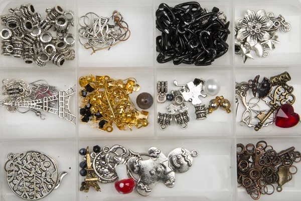 Zelfgemaakte parel sieraden. — Stockfoto
