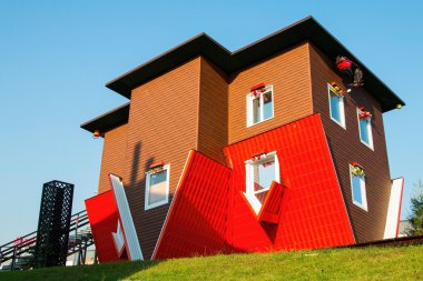 Ev aşağı ters cazibe