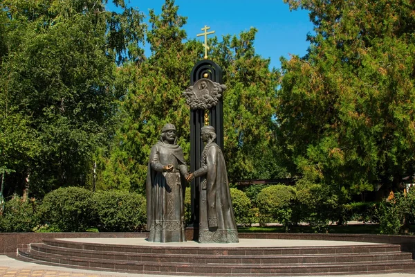 Monumento di un fidanzamento del principe Pyotr e la principessa Fevroniya Muromskikh — Foto Stock