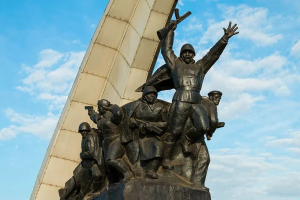 Monument till sovjetiska soldater — Stockfoto