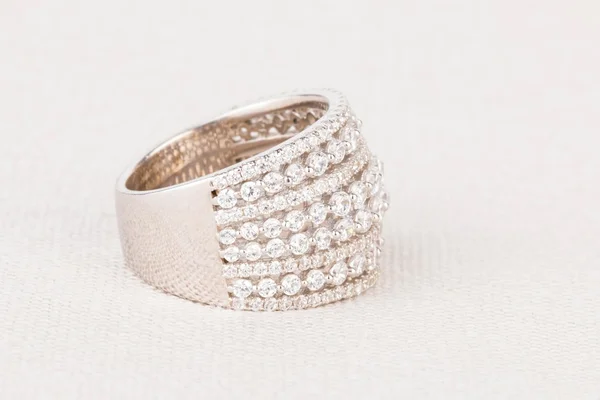 Ring with gems. Macro shot. — Stock Photo, Image