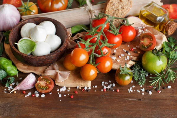 Italian cooking ingredients — Stock Photo, Image