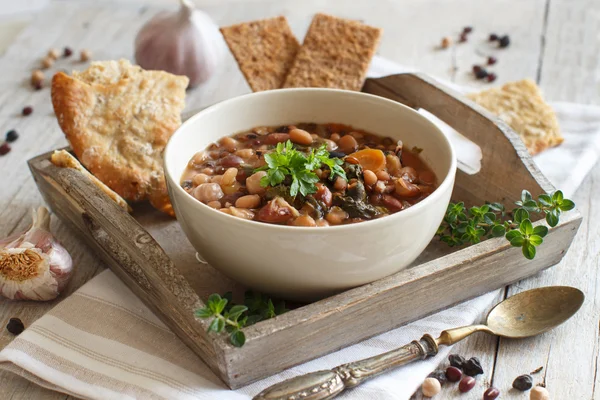 Leguminosas e legumes cozidos em uma tigela — Fotografia de Stock