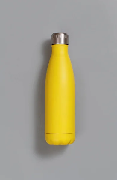 Gul Återanvändbar Isolerad Flaska Gul Bakgrund Ovanifrån Noll Avfall Plast — Stockfoto