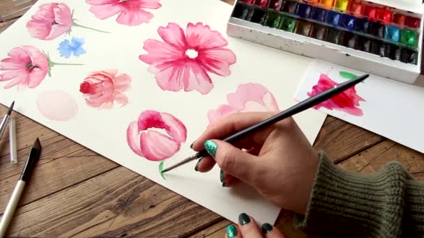 水彩でピンクの花を描く閉じる — ストック動画