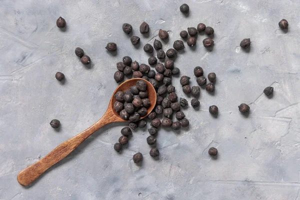 Pois Chiche Noir Sec Des Pouilles Basilicate Sur Cuillère Bois — Photo