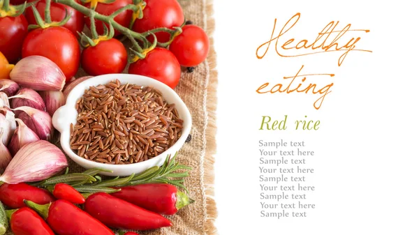 Red organic rice and vegetables — Stock Photo, Image