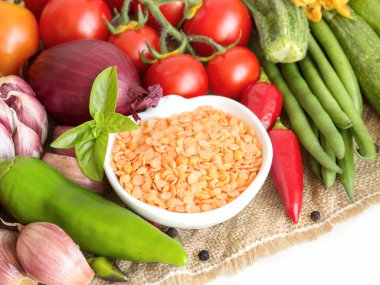 Kırmızı mercimek ve sebze