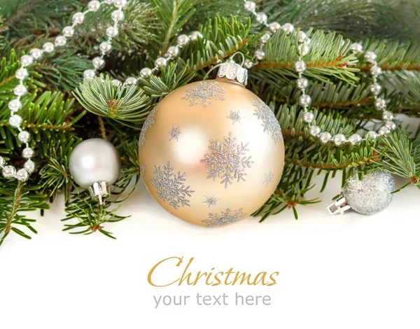 クリーム色とシルバーのクリスマス装飾 — ストック写真