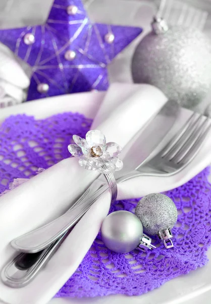 Purple and silver Christmas Table Setting — Stock Photo, Image
