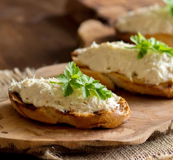 Toasted bread with a salted codfish mousse — Stock Photo, Image