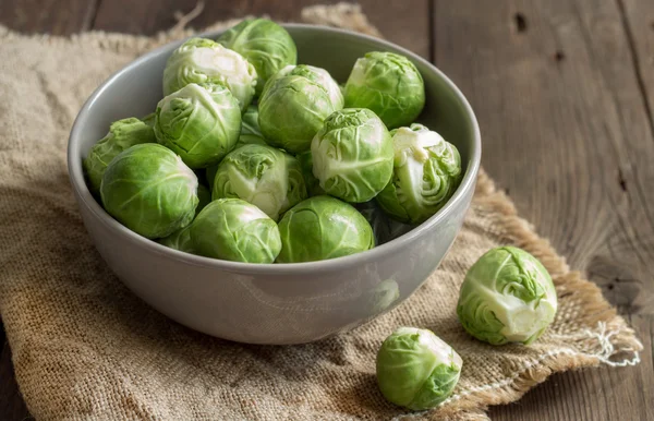Brussels sprouts in a bowl — Stock Photo, Image