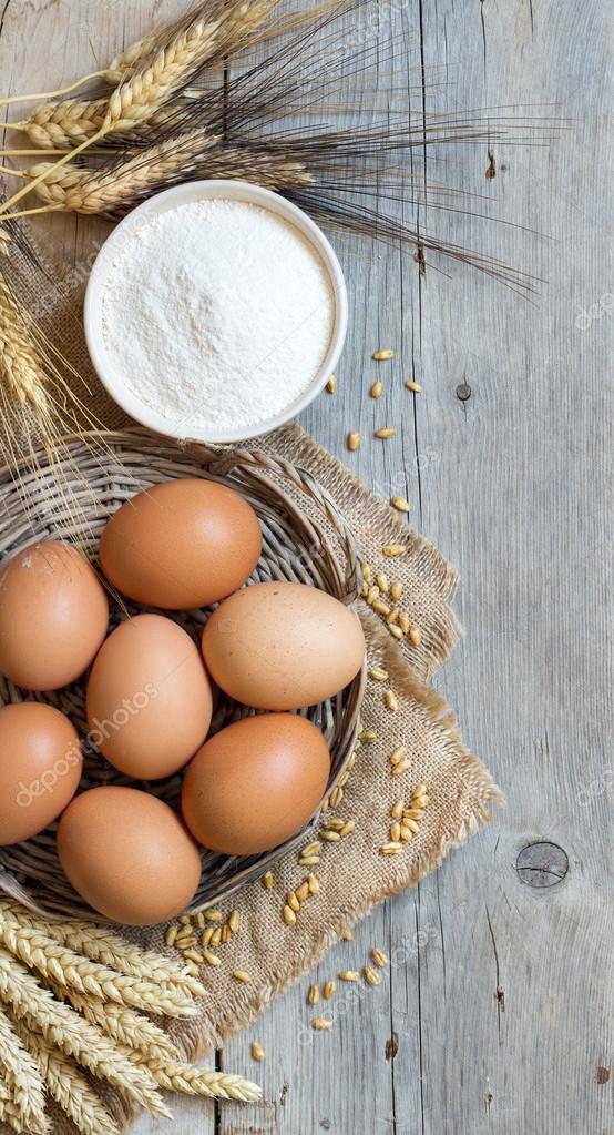 œufs De Poulet Ble Et Farine Image Libre De Droit Par Karissaa C