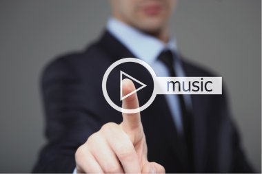 Oyun müzik düğmesine basarak işadamı