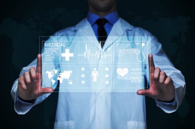 Doktor çalışma üzerinde sanal bir perde. tıbbi teknoloji kavramı. Nabız