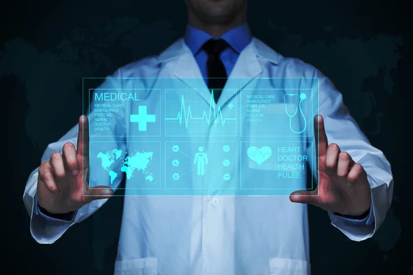 Doctor working on a virtual screen. medical technology concept. pulse — Stock Photo, Image