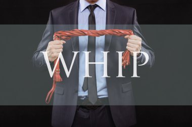 iş kıyafeti zincirleme elleri olan bir adam. kelepçe seks oyunları için. erotik eğlence kavramı.