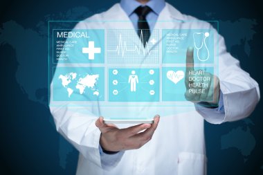 Doktor çalışma üzerinde sanal bir perde. tıbbi teknoloji kavramı. Nabız