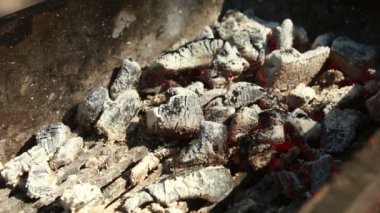 kömürlerin yaşıyorum. için için yanan kömür ızgara.