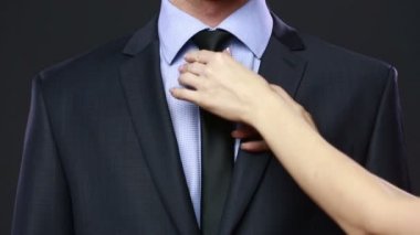 Sabitleme kadın bir kravat mans