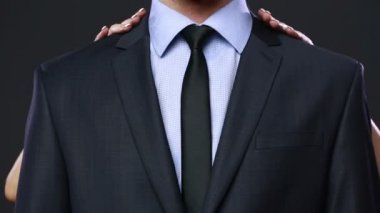 Sabitleme kadın bir kravat mans