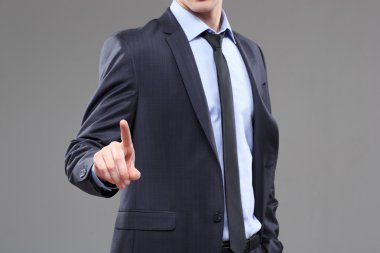 bir dokunmatik ekran arayüzü itme iş adamı