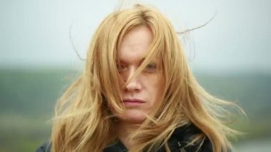 Kadınlar güçlü wind.bad hava