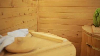 spa uygulamaları için ahşap varil kız. Anti-Aging tedaviler