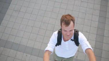 Mutlu gülümseyen aile selfie yok. insanlar cep telefonundan fotoğraflandı