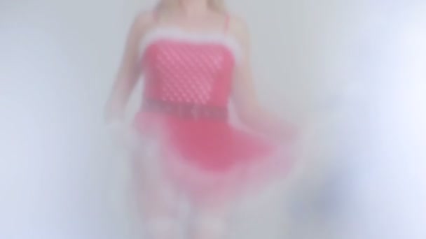 Sexy Santa Girl acaricia-se. Jogos sexuais. dança erótica — Vídeo de Stock