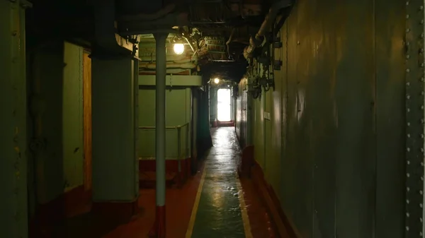 Long empty metal corridor on a warship. copy space — Stock Photo, Image