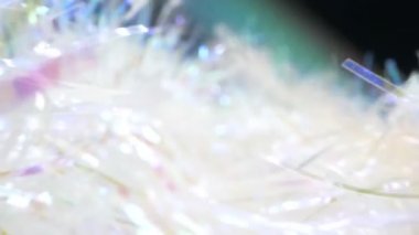 Aşırı yakın plan, detaylı, parlak metalik süslemeler. Noel arkaplanı