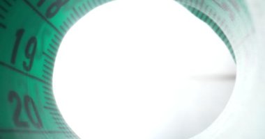 Sarmal yaranın iç kısmının detaylı bir yakın çekim görüntüsü.