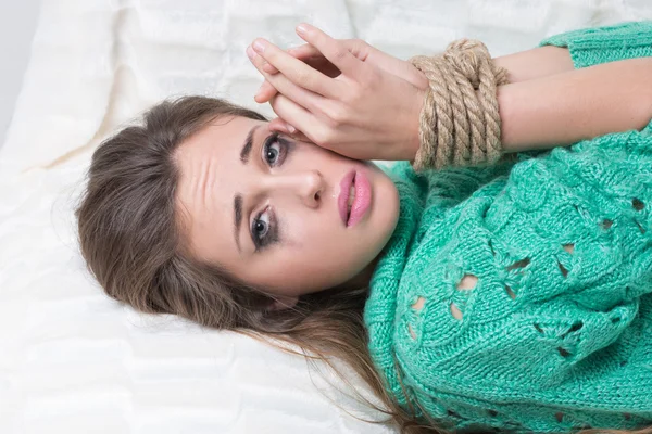 Girl with his hands tied. crying. — Stock Photo, Image